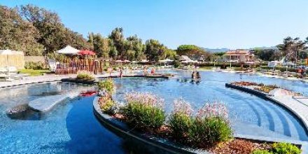 Ferienhaus mit Pool und Terrasse