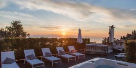 Voll ausgestattete geräumige Villa mit Garten, Whirlpool und Terrasse 