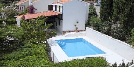 Villa mit Garten, Terrasse und privatem Pool 