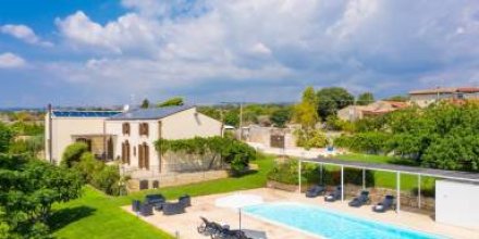 Familienorientierte Villa mit Terrasse, privatem Pool und Grill 