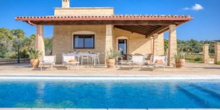 Voll ausgestattete Villa mit privatem Pool, Grill und Terrasse 