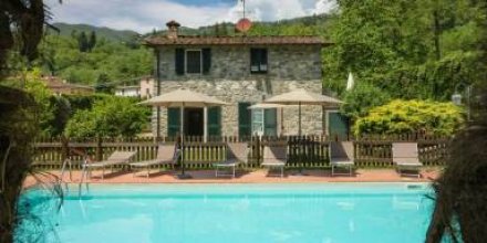 Familienfreundliches Ferienhaus mit privatem Pool, Terrasse und Garten 