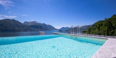 Apartment mit Pool, Garten und Grill