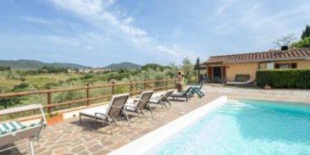 Ferienhaus mit Terrasse, Grill und privatem Pool 