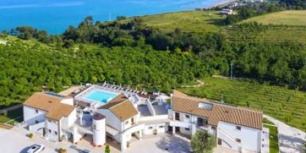 Wohnung mit Pool, Garten und Grill