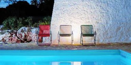 Masseria Ferri: Trullo - Suite Alloro