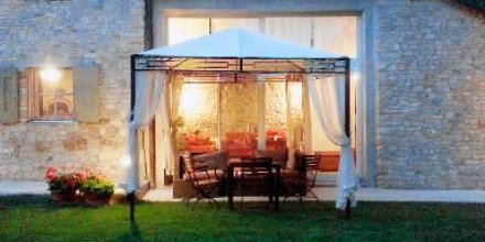 Villa mit Grill, privatem Pool und Garten 