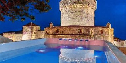 Voll ausgestattete Villa mit Garten, Terrasse und privatem Pool 