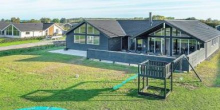 Ferienhaus mit Terrasse, Whirlpool und Sauna