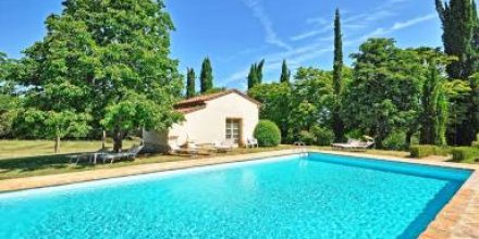Voll ausgestattetes gemütliches Apartment mit Garten, Terrasse und Pool 