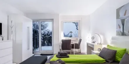 Charmantes Studio mit Sauna, beheiztem Pool und Garten 