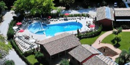 Apartment mit Pool und Terrasse