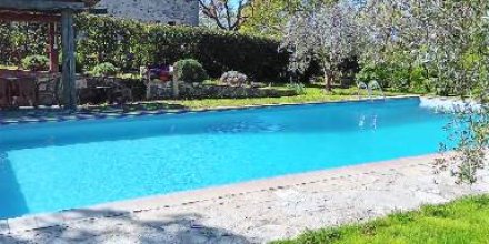 Wohnung mit Garten, privatem Pool und Terrasse 