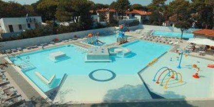 Wohnung mit Garten, Terrasse und Pool