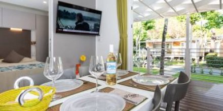 Familienfreundliches Ferienhaus mit Garten, Pool und Terrasse 