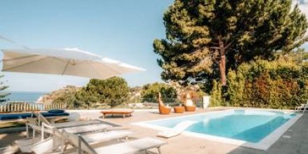Villa mit Garten und privatem Pool 