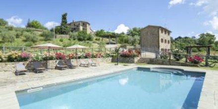 Voll ausgestattetes Ferienhaus mit Garten, privatem Pool und Grill