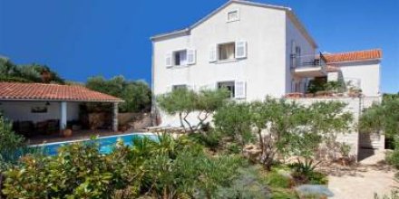 Voll ausgestattete charmante Villa mit Garten, Grill und privatem Pool 