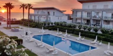 Ferienwohnung mit Terrasse, Pool und Garten 