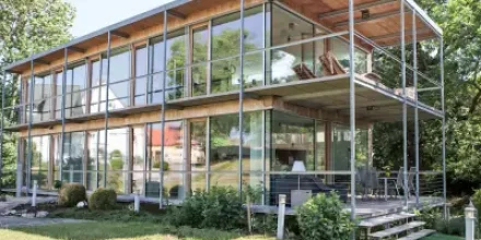 Kinderfreundliches weiträumiges Ferienhaus mit privatem Pool, Grill und Garten 