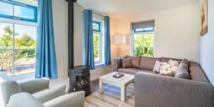 Familienfreundlicher Bungalow mit Garten, Sauna und Pool 
