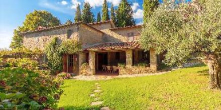 Villa mit Garten, privatem Pool und Terrasse 