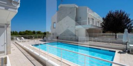 Wohnung mit Garten, Pool und Terrasse 