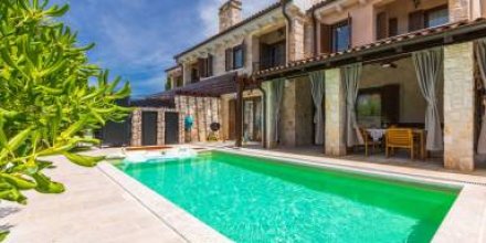 Familienfreundliches Ferienhaus mit Garten, Pool und Grill 