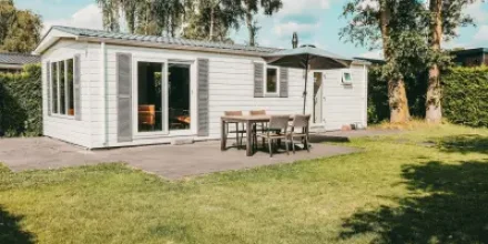 Ferienhaus mit Terrasse, Sauna und Pool