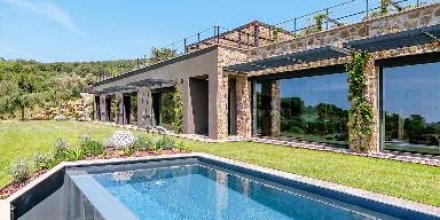 Villa mit Terrasse, Grill und Whirlpool 