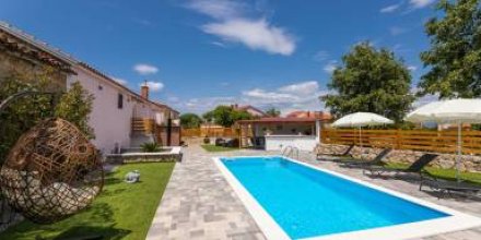 Charmante Villa mit Grill, Pool und Terrasse 