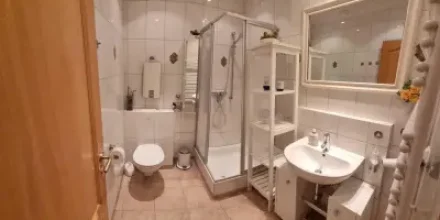 Voll ausgestattete Wohnung mit Sauna und Pool 