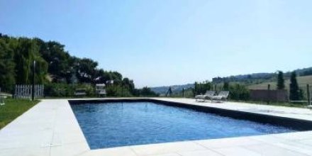 Charmante Ferienwohnung mit Pool und Garten