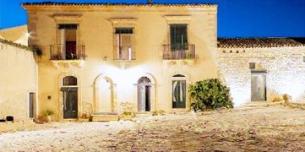 Tenuta Carcara - Masseria Con Appartamenti a Ragusa: Tenuta Carcara - Casa del Grano