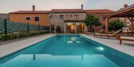 Unterkunft mit Terrasse, Grill und Garten 