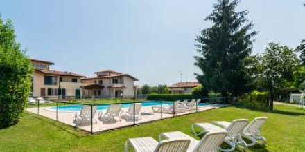 Tolles Ferienhaus mit Garten, Pool und Terrasse