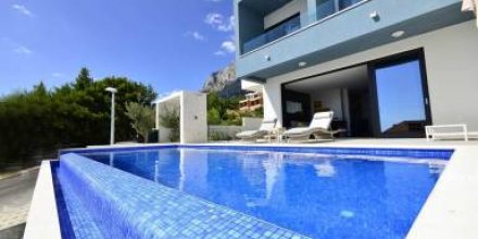 Villa Ninona mit beheiztem Pool