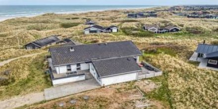 Familienorientiertes Ferienhaus mit Grill, Terrasse und privatem Pool 