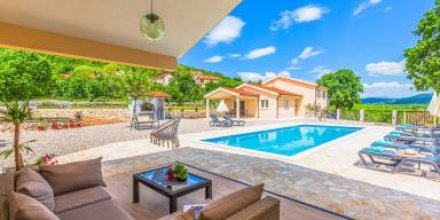 Villa mit schnellem Internet, Garten und Terrasse 