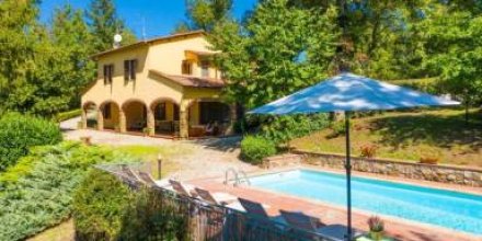 Villa mit Grill, privatem Pool und Terrasse 