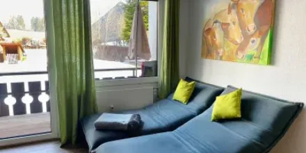 Voll ausgestattete Wohnung mit Pool, Garten und Grill