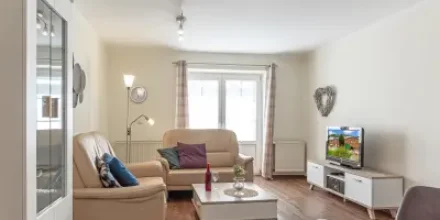 Apartment mit privatem Pool, Grill und Garten