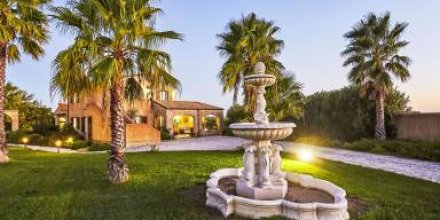 Ferienhaus mit Garten, privatem Pool und Grill 
