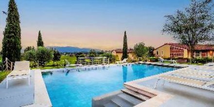 Apartment mit Garten, Pool und Grill