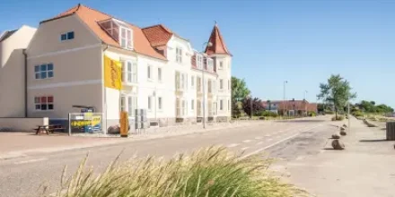 Wunderschönes Ferienhaus mit Sauna, Terrasse und Pool 