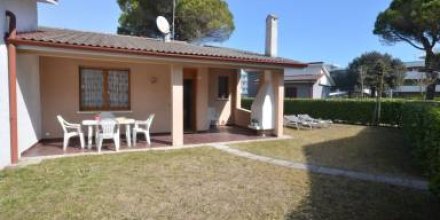 Familienorientierte wunderschöne Wohnung mit Terrasse, Garten und Pool 