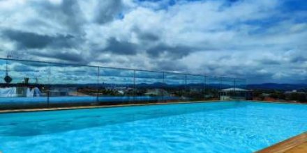 Familienfreundliches gemütliches Serviced Apartment mit Pool, Terrasse und Whirlpool 