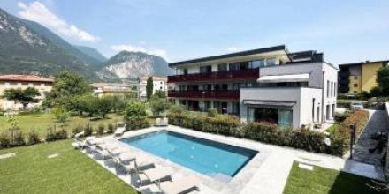 Apartment mit Terrasse, Garten und Pool