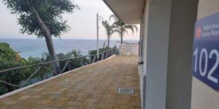 Serviced Apartment mit Pool, Terrasse und Garten 