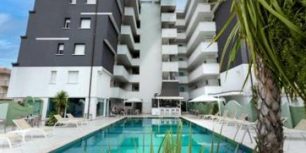 Kinderfreundliches schönes Serviced Apartment mit Sauna, Pool und Whirlpool 